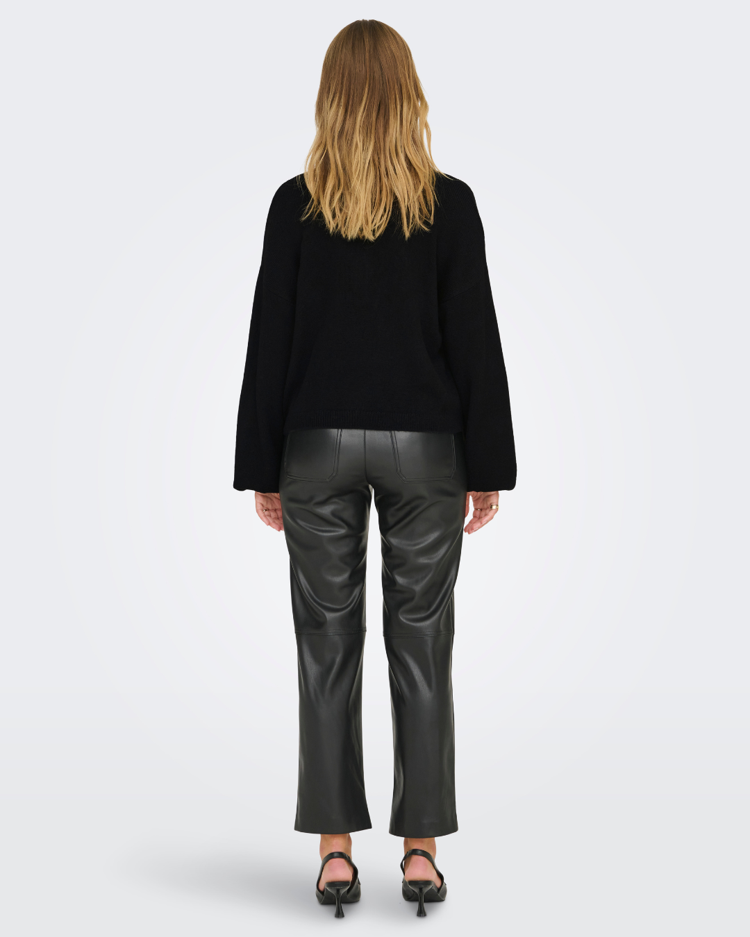 Donna Sparkly Bow Jumper