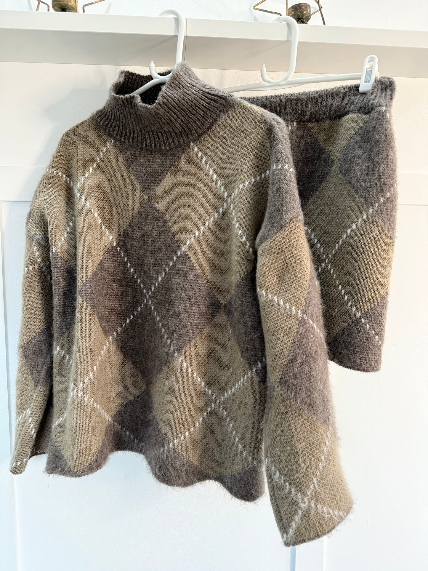 Black/Oatmeal Argyle Knitted Set