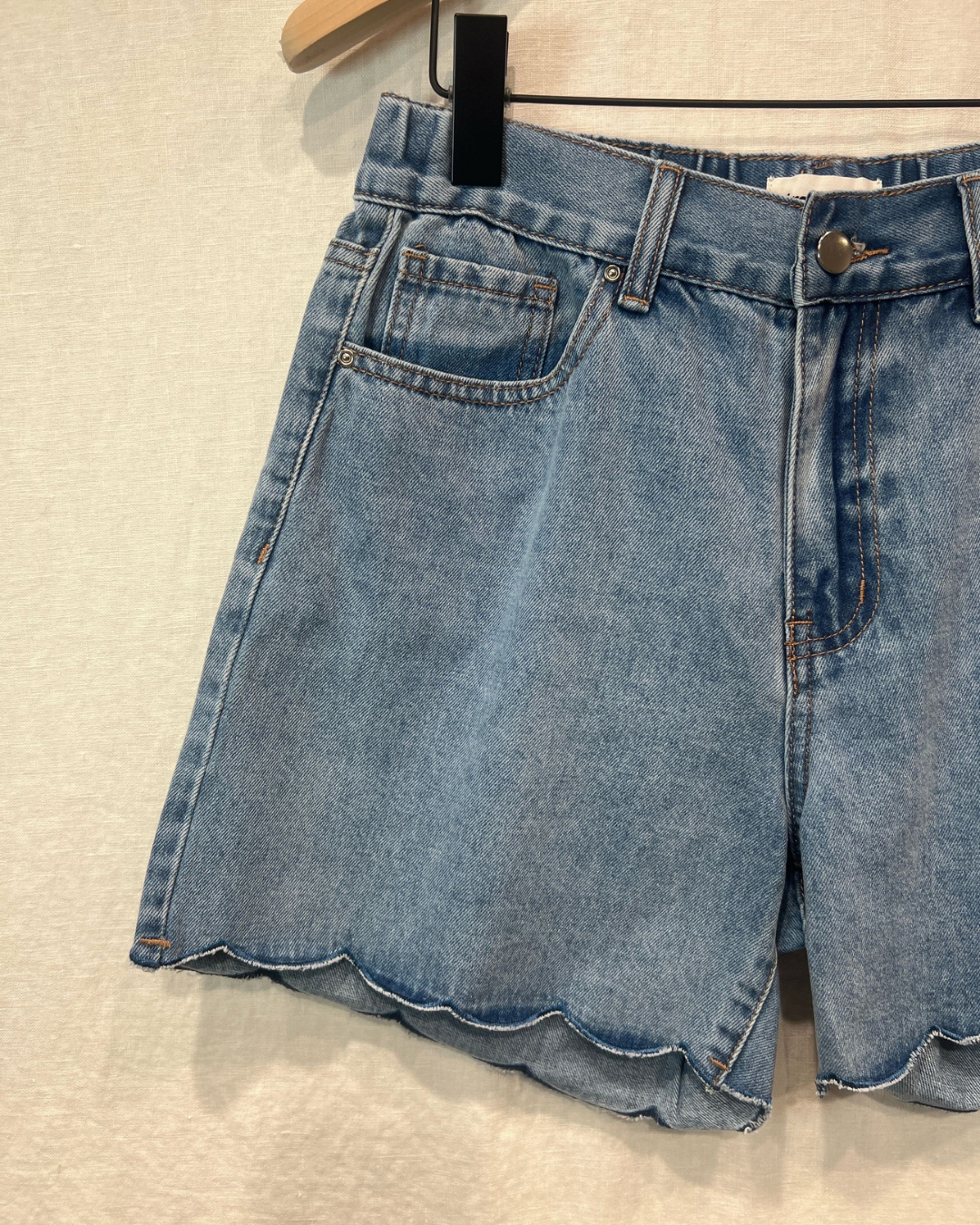 Mid Denim Scallop Edge Shorts
