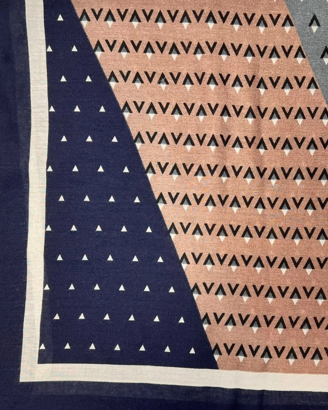 Mocca V Print Pattern Scarf