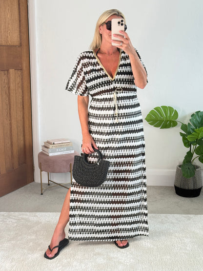 White/Black Wavy Maxi Beach Dress