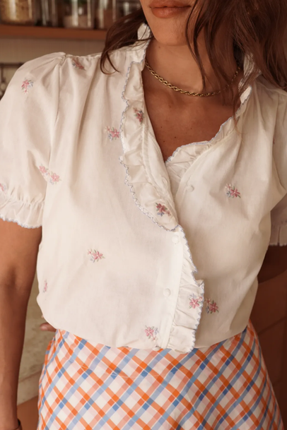 Floral Embroidered Frill Collar Blouse
