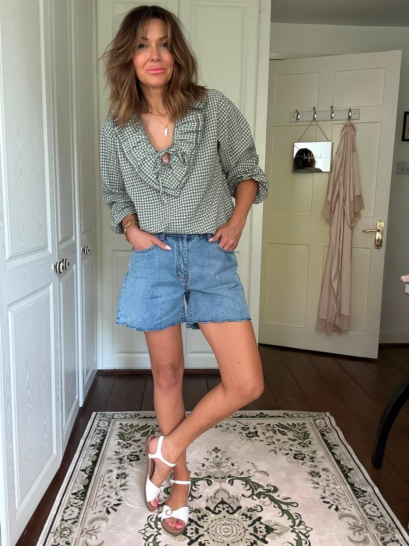 Mid Denim Scallop Edge Shorts