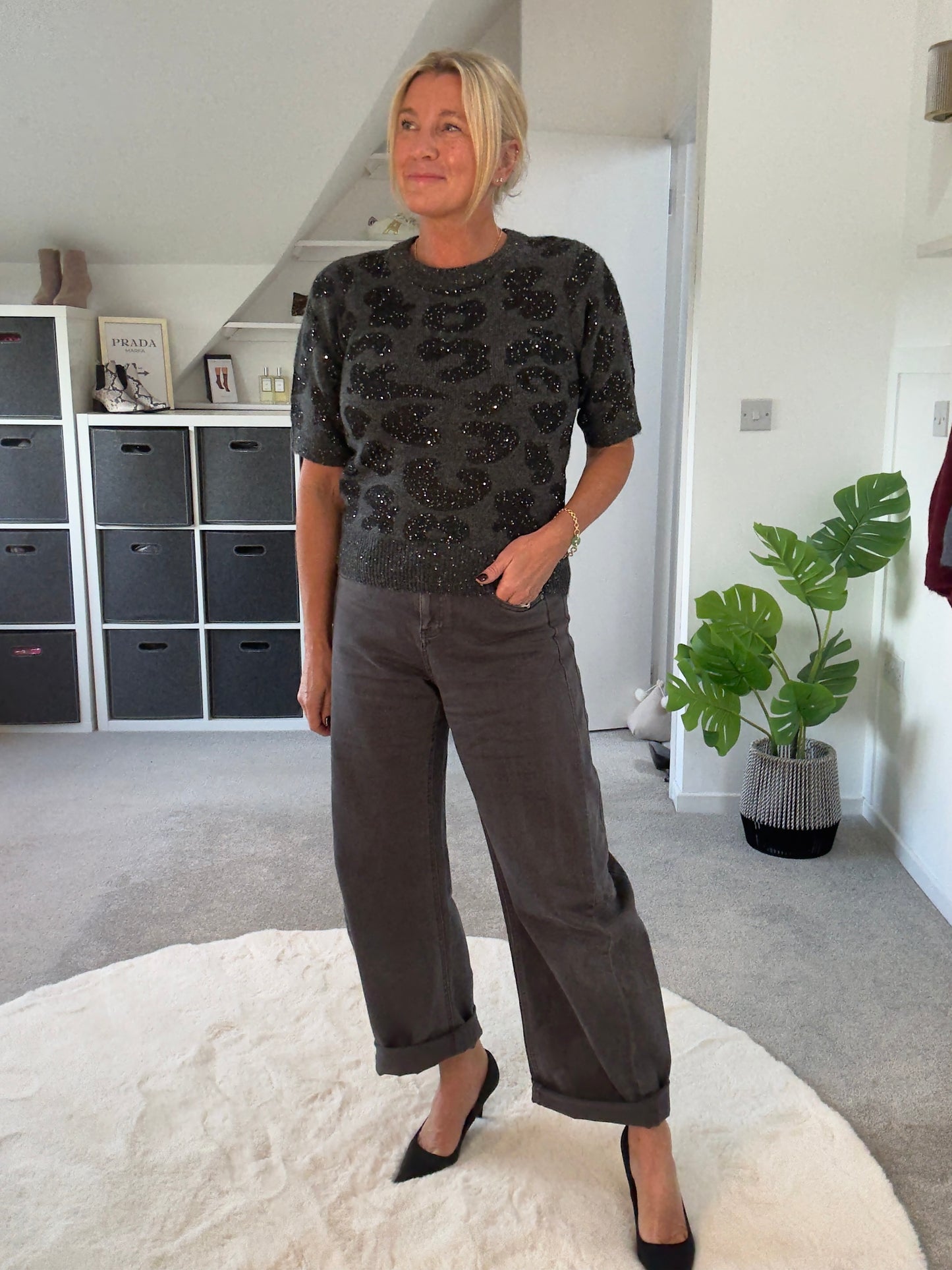 Dk Grey Sequin Animal S/S Jumper