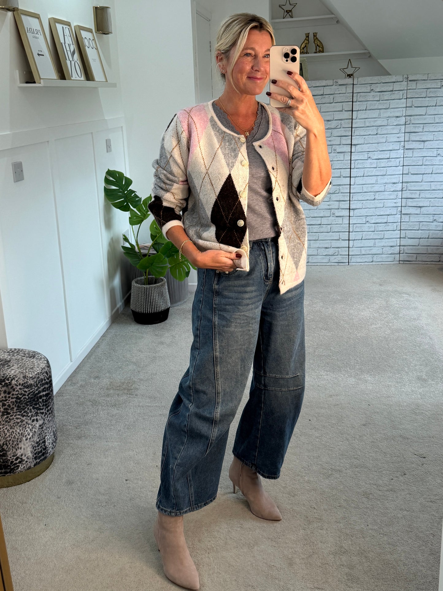 Oatmeal/Pink Argyle Crew Neck Cardigan