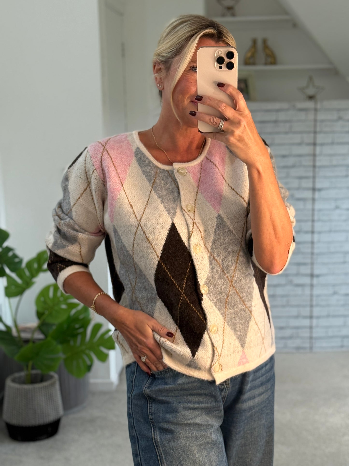 Oatmeal/Pink Argyle Crew Neck Cardigan