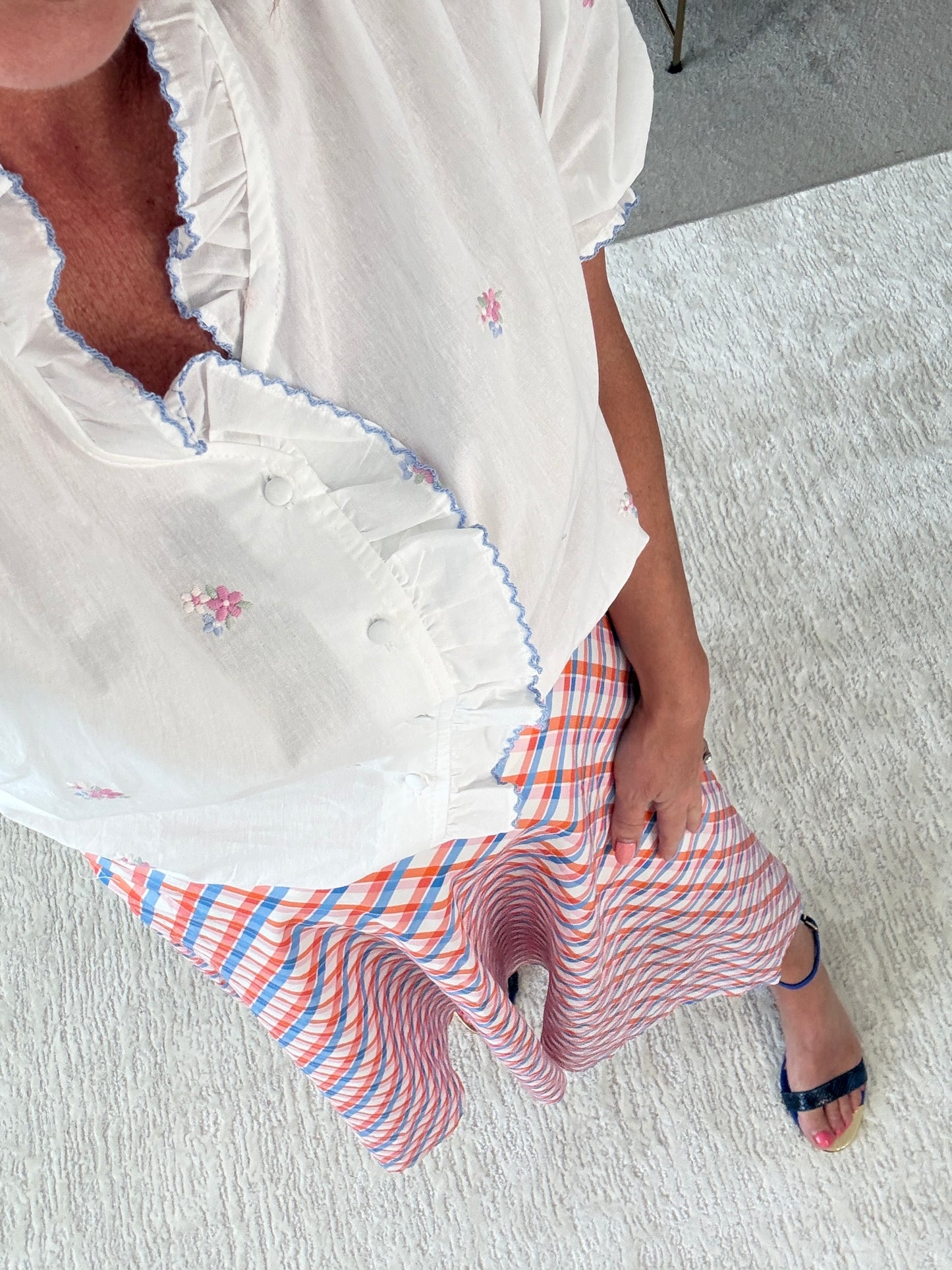 Floral Embroidered Frill Collar Blouse