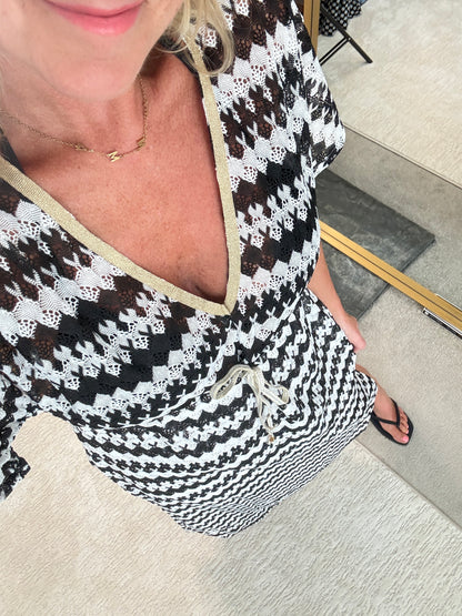 White/Black Wavy Maxi Beach Dress