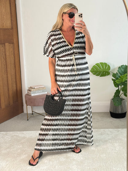 White/Black Wavy Maxi Beach Dress