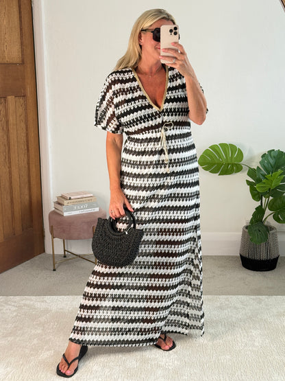 White/Black Wavy Maxi Beach Dress