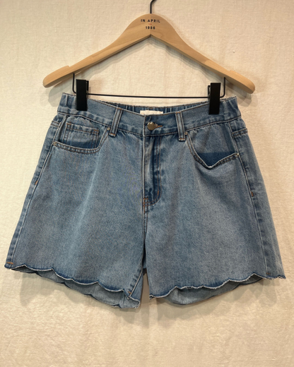 Mid Denim Scallop Edge Shorts