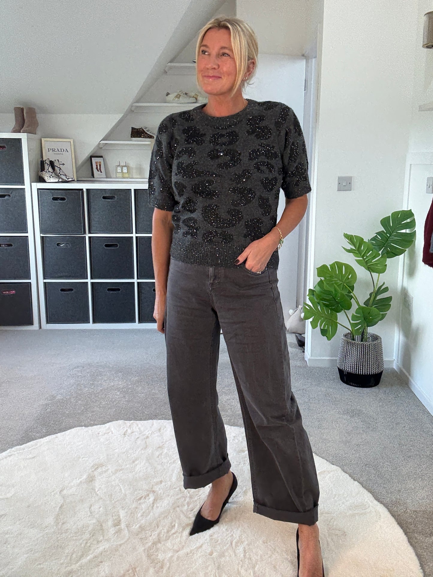 Dk Grey Sequin Animal S/S Jumper