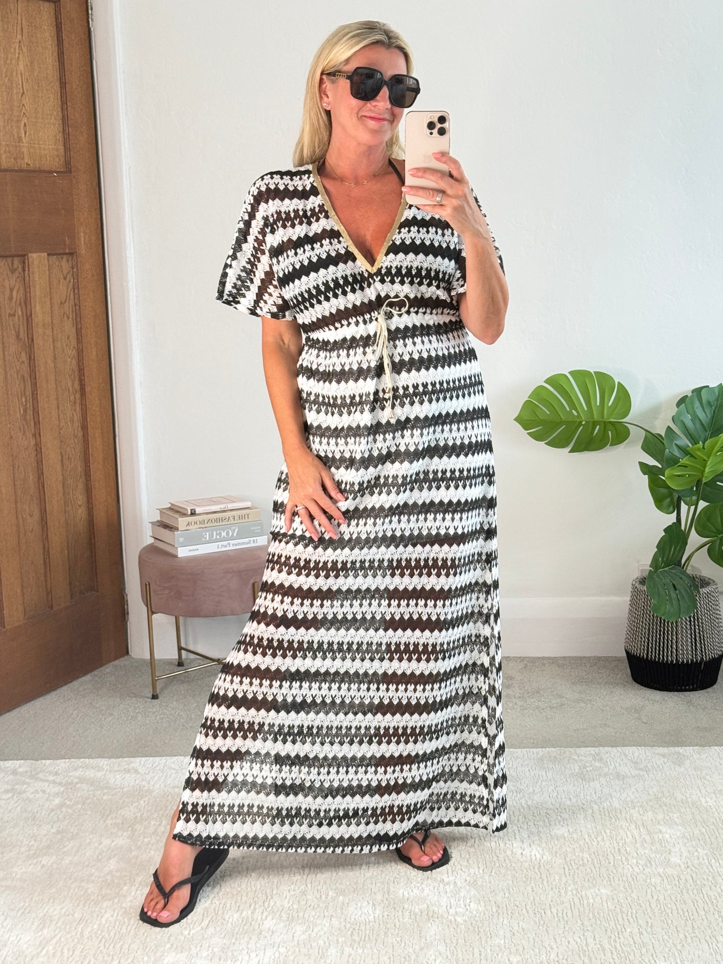 White/Black Wavy Maxi Beach Dress