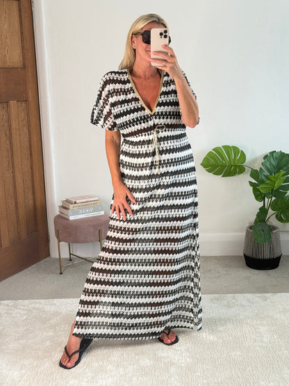 White/Black Wavy Maxi Beach Dress