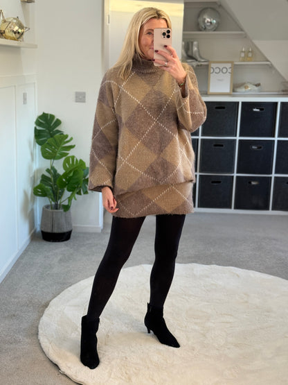 Mocha/Oatmeal Argyle Knitted Set