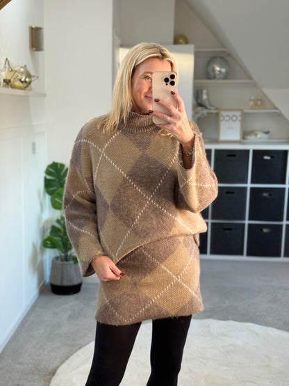 Mocha/Oatmeal Argyle Knitted Set