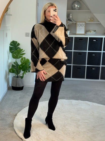 Mocha/Oatmeal Argyle Knitted Set