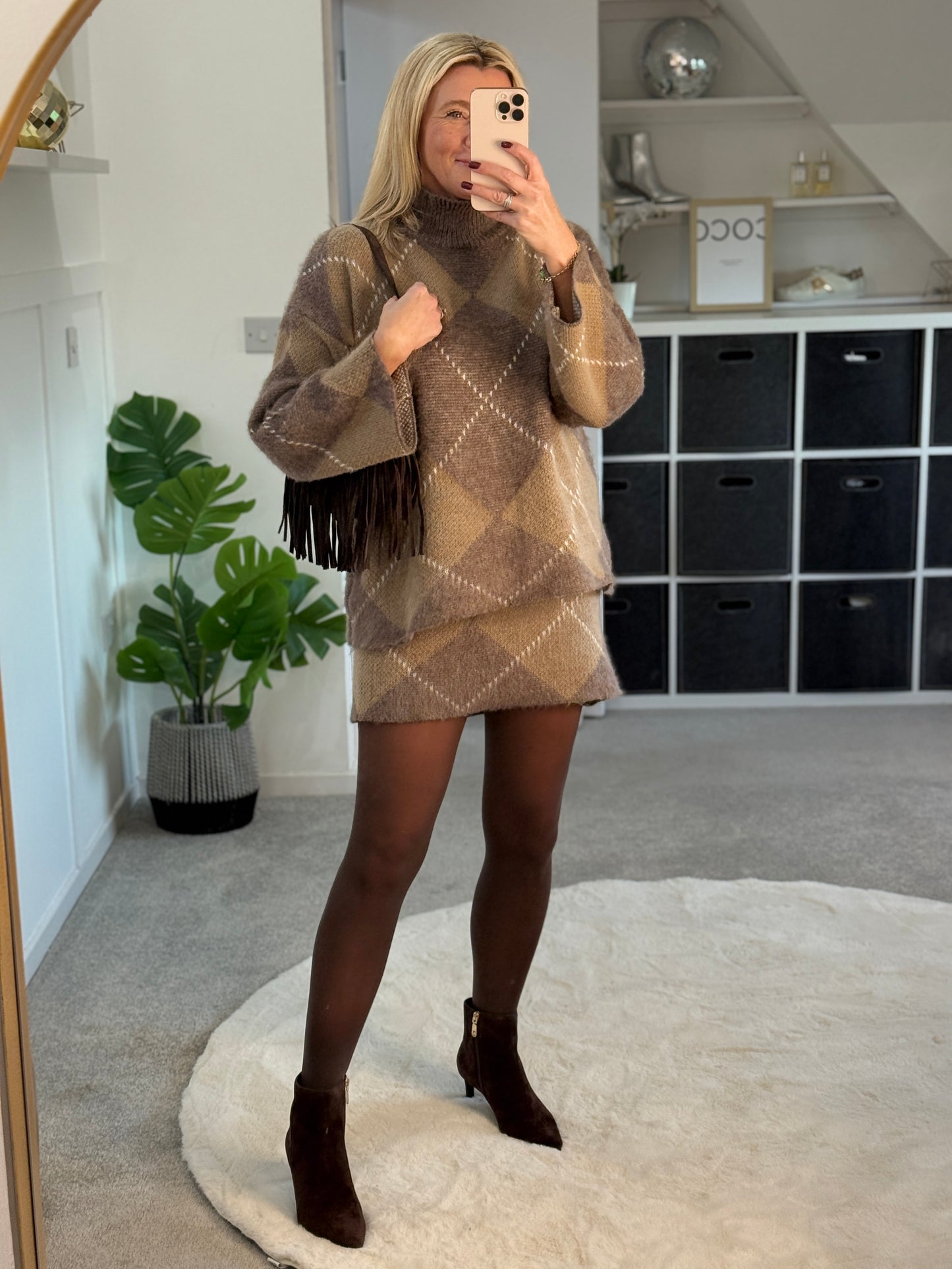 Mocha/Oatmeal Argyle Knitted Set