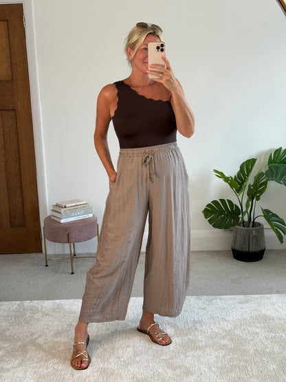 Mocha Floaty Barrel Crop Trousers