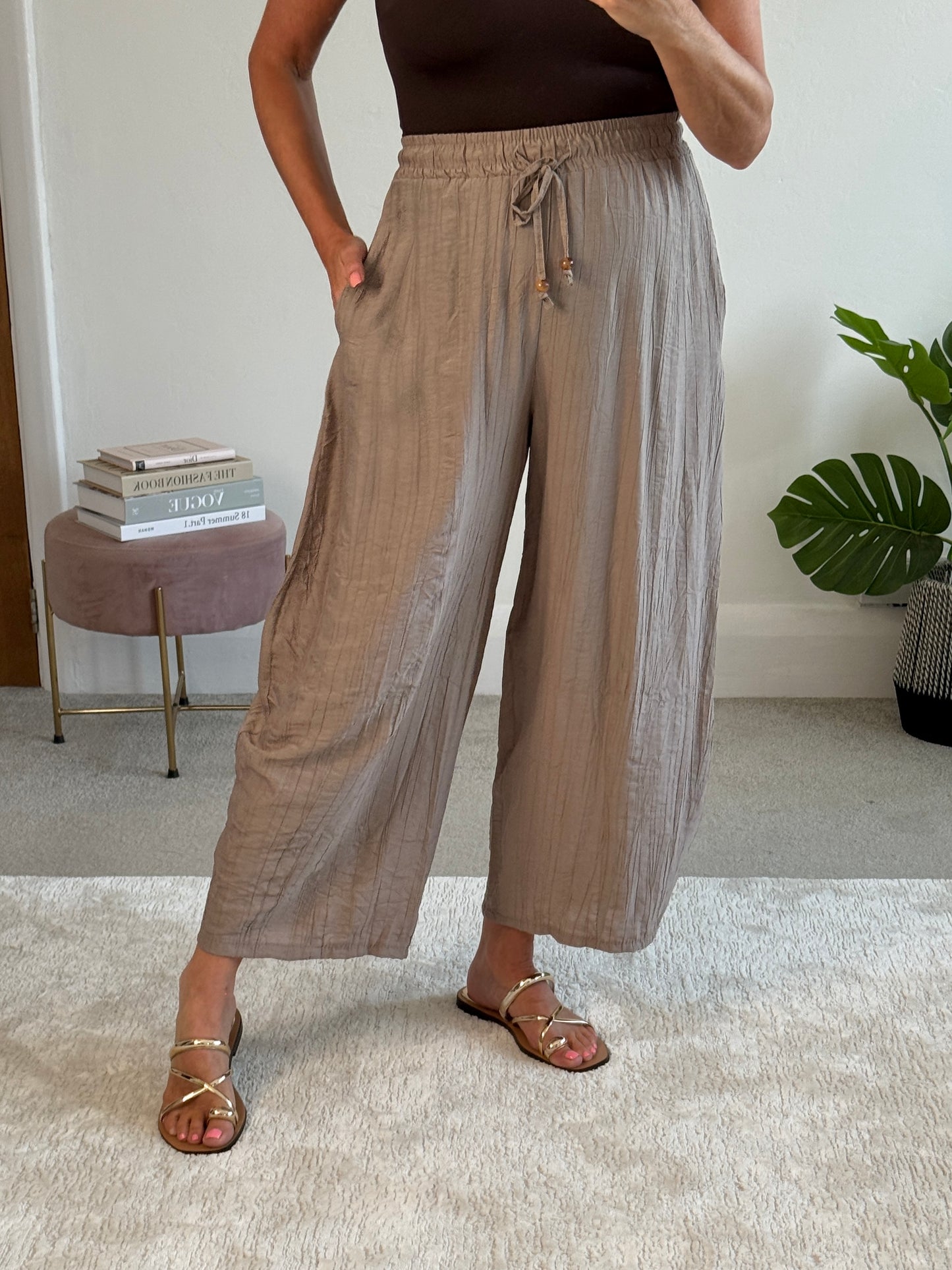 Mocha Floaty Barrel Crop Trousers