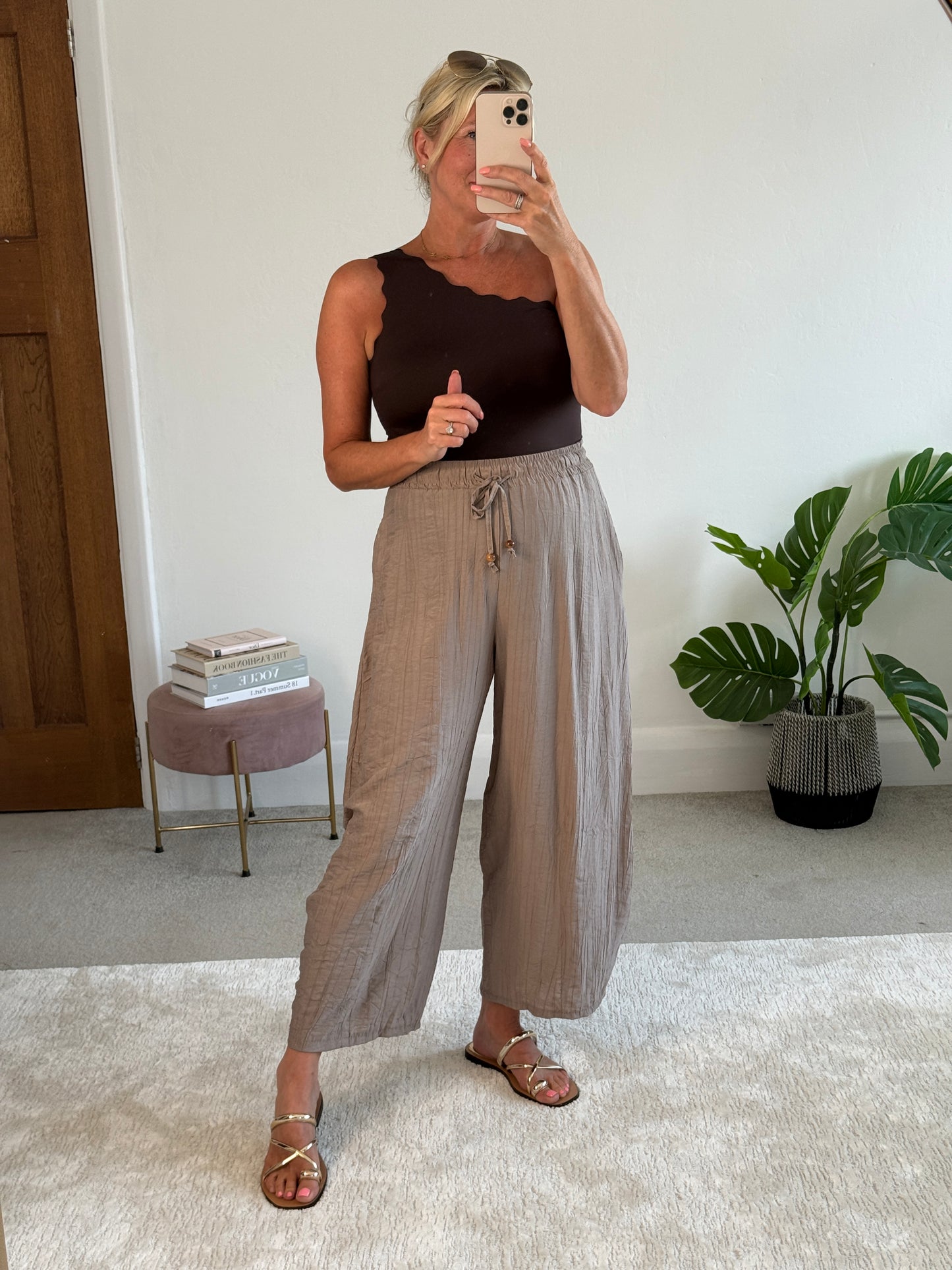 Mocha Floaty Barrel Crop Trousers