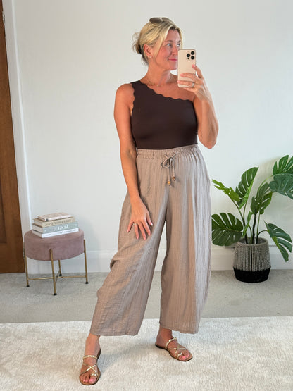 Mocha Floaty Barrel Crop Trousers
