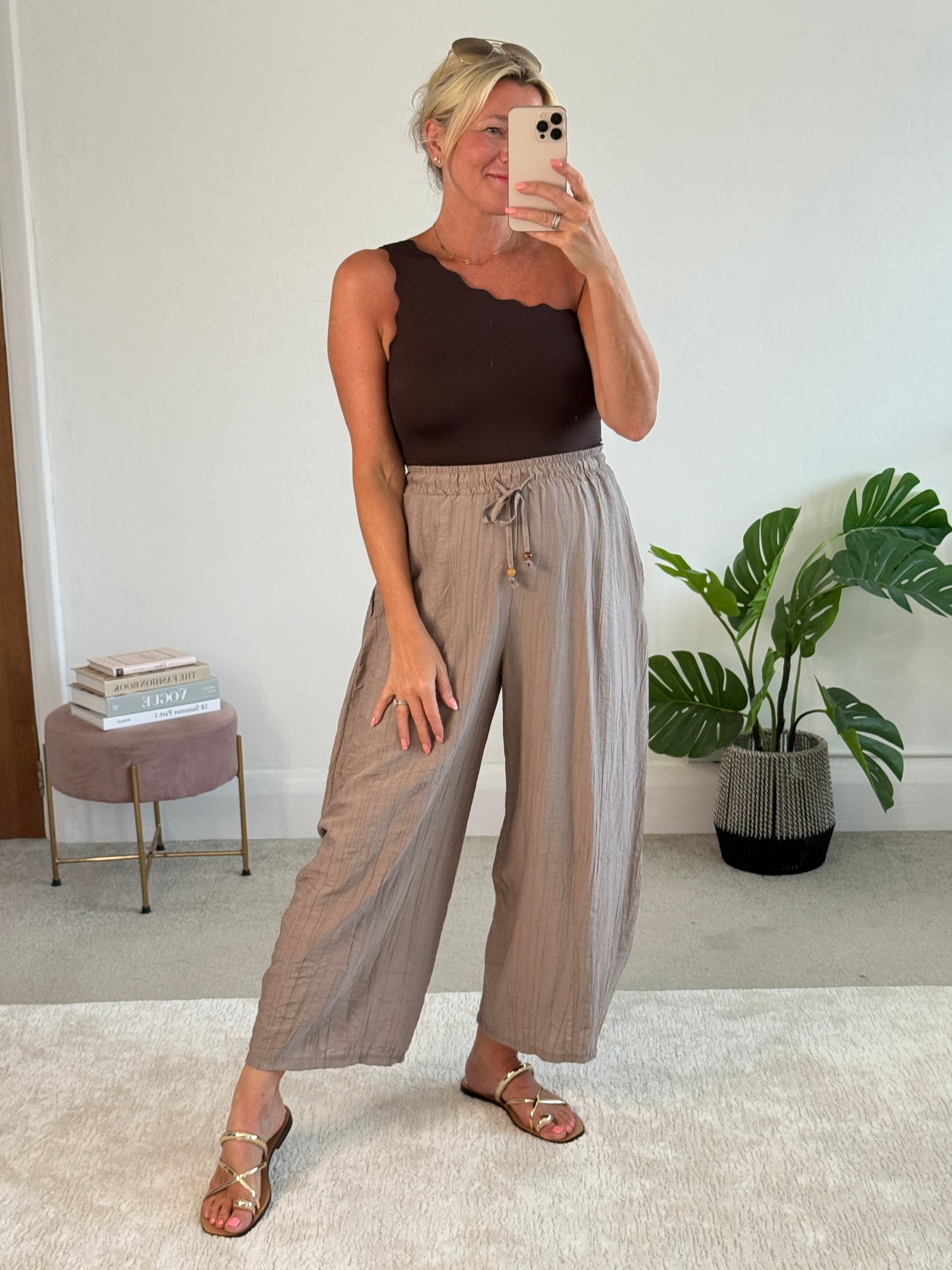 Mocha Floaty Barrel Crop Trousers