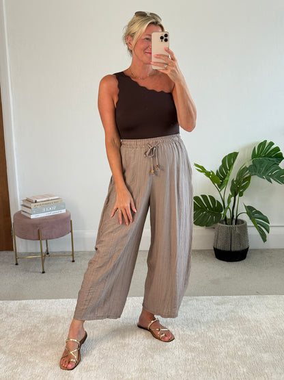 Mocha Floaty Barrel Crop Trousers