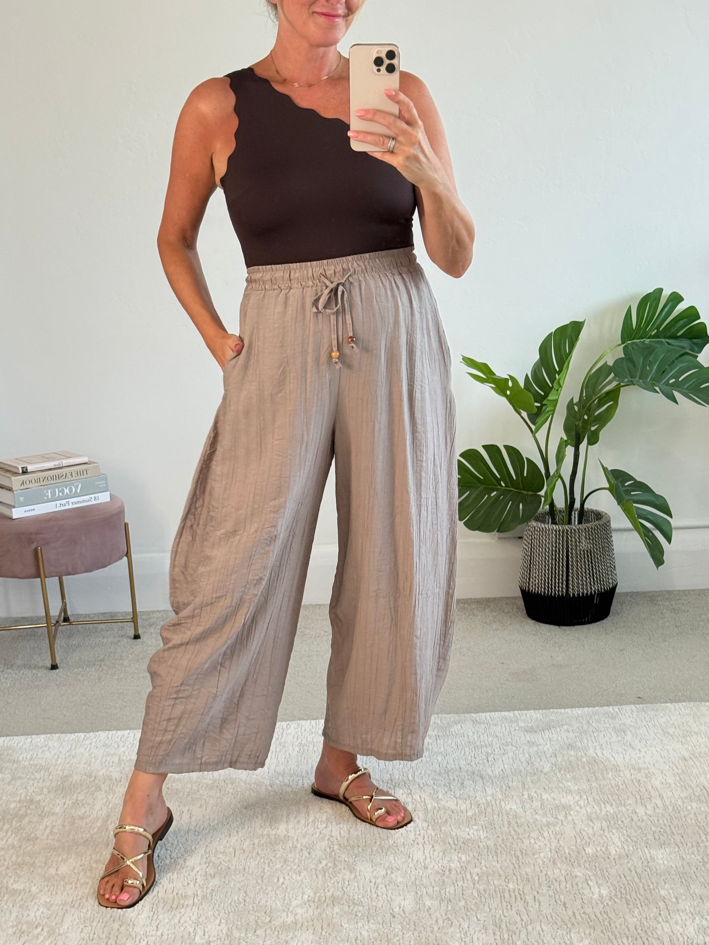 Mocha Floaty Barrel Crop Trousers