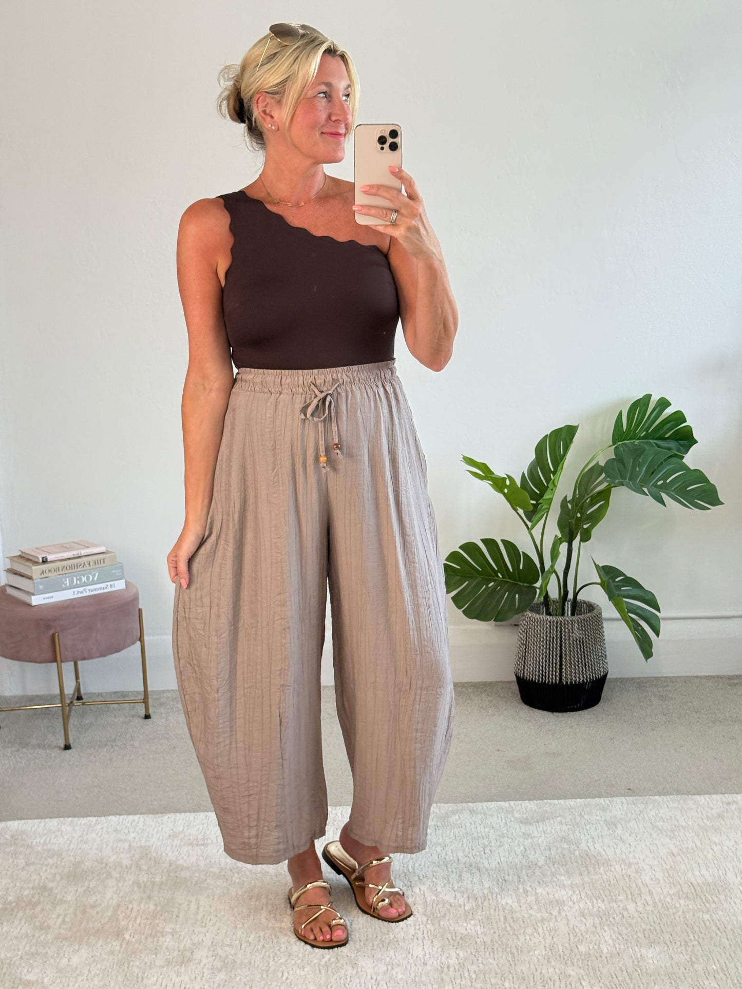 Mocha Floaty Barrel Crop Trousers