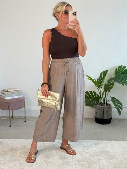 Mocha Floaty Barrel Crop Trousers