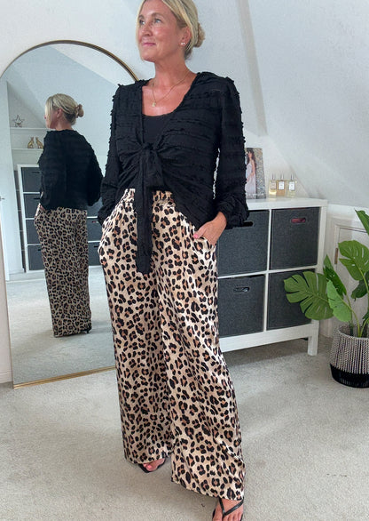 Pretty Ruffle Wrap Top