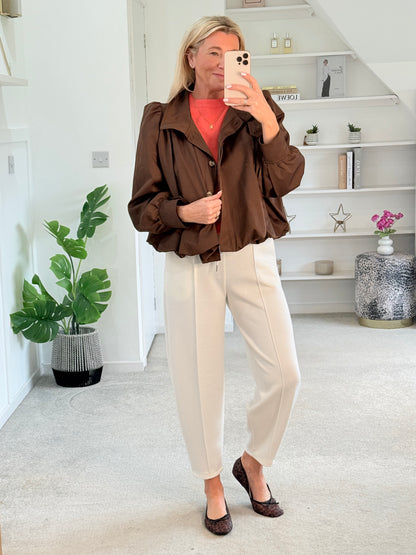 Cream Cropped Carrot Leg Jogger