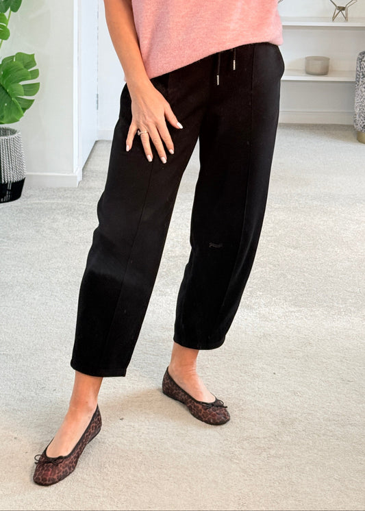 Black Cropped Carrot Leg Jogger