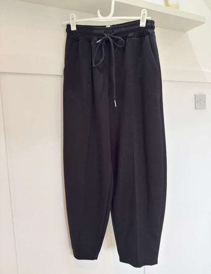 Black Cropped Carrot Leg Jogger